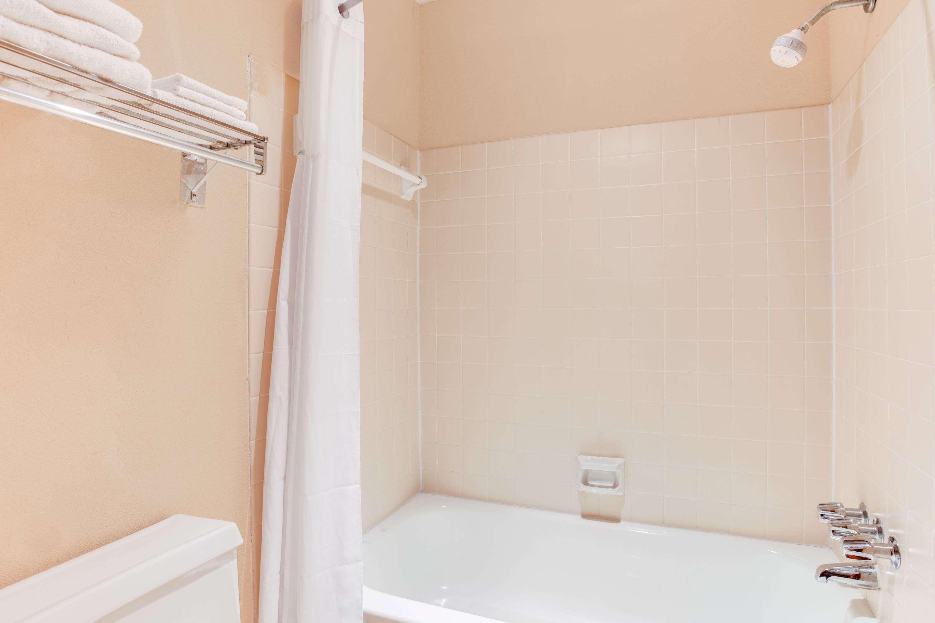 Americas Best Value Inn אייקן מראה חיצוני תמונה