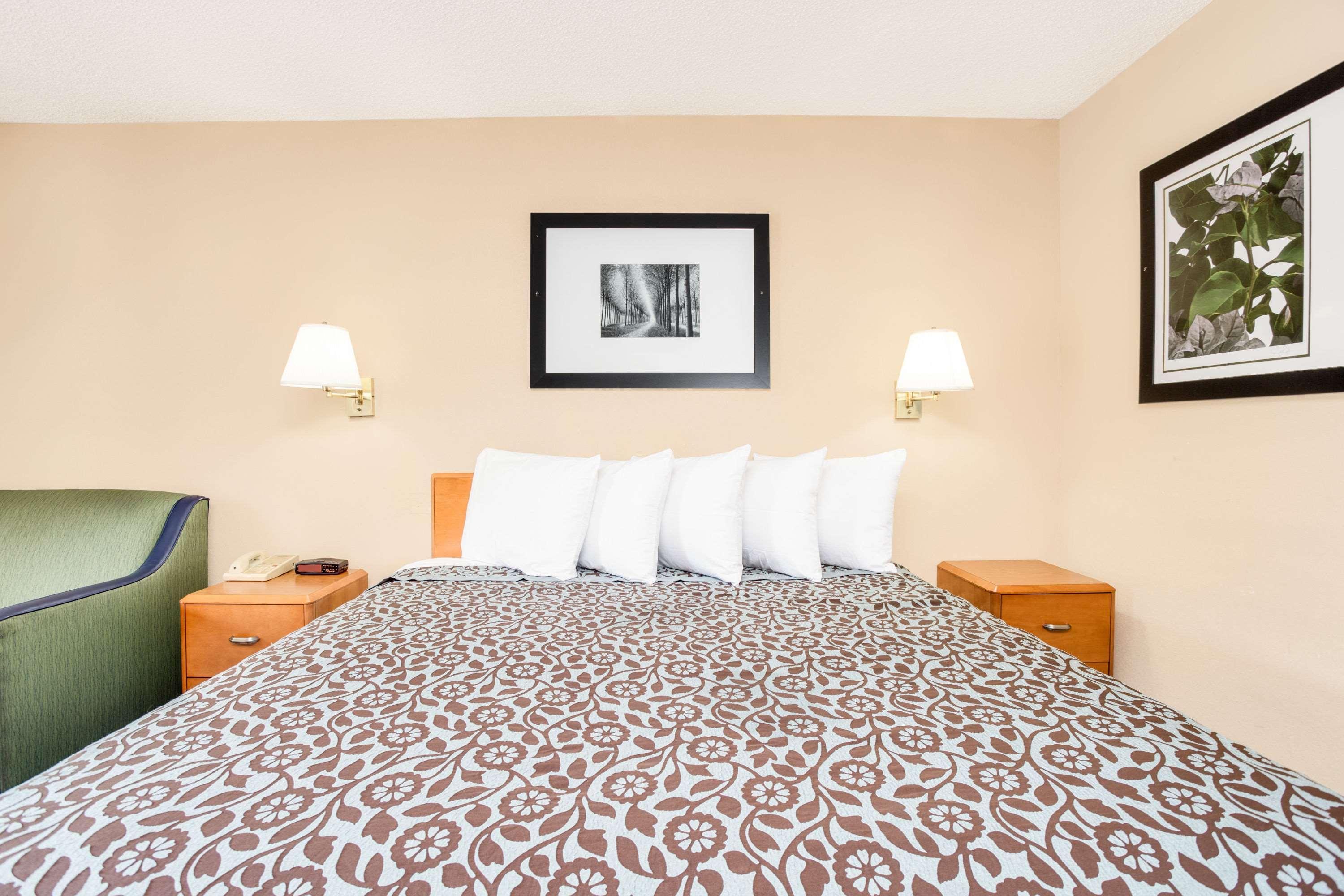 Americas Best Value Inn אייקן מראה חיצוני תמונה